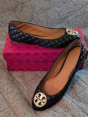 Tory Burch Black Quilted Leather Logo Ballet Flats with Gold Emblem